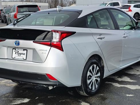 Used 2020 Toyota Prius XLE image 3