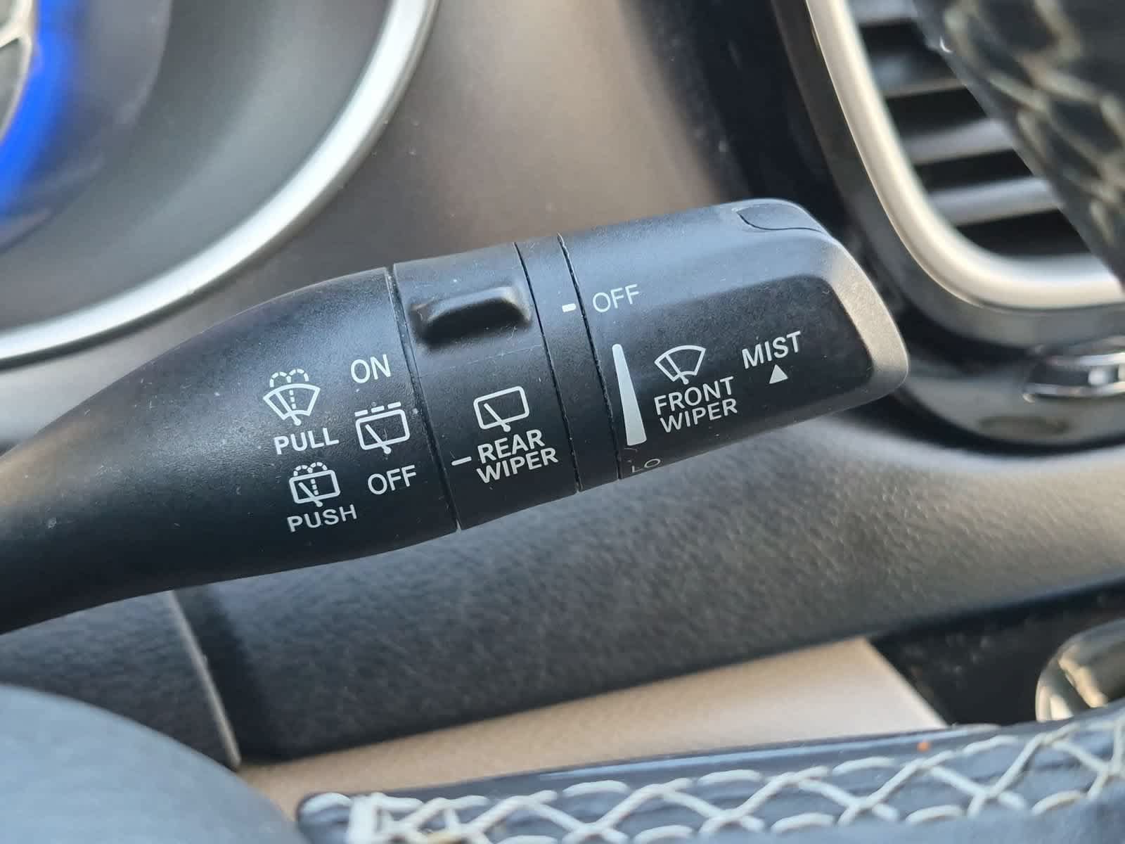 Used 2020 Chrysler Pacifica Touring-L w/ Advanced Safetytec Group FWD image 25