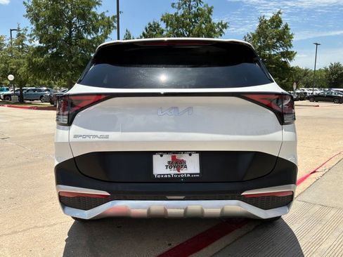 Used 2025 Kia Sportage LX FWD image 7