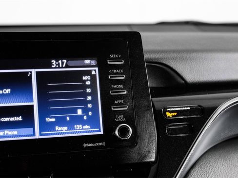 Used 2021 Toyota Camry SE image 21