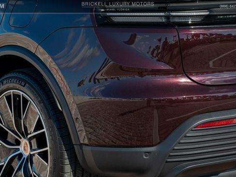 Used 2025 Porsche Macan 4 Electric image 48