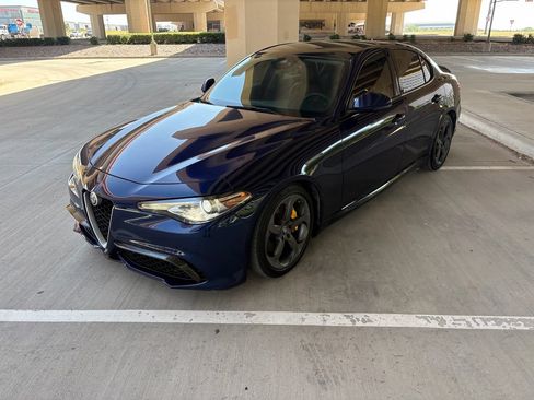 Used 2017 Alfa Romeo Giulia Ti w/ TI 19" Sport Package RWD image 2