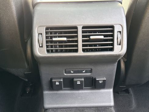 Used 2018 Land Rover Range Rover Velar S image 21