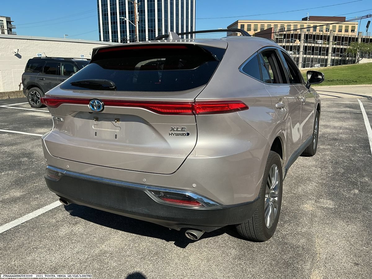 Used 2021 Toyota Venza XLE w/ Softex Package AWD/4WD image 6