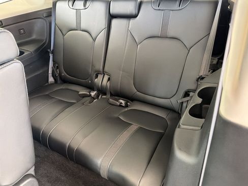 Used 2024 Honda Pilot Touring image 32