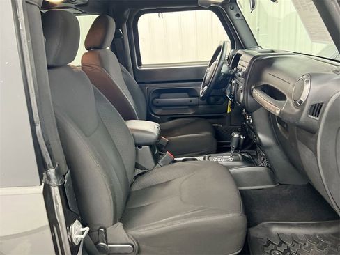 Used 2018 Jeep Wrangler Sport image 19