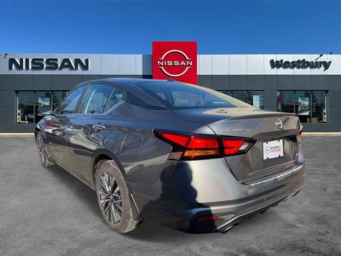 Used 2023 Nissan Altima 2.5 SV w/ SV Premium Package image 7