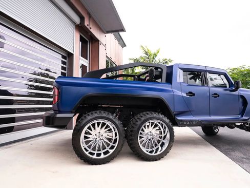 Used 2021 Jeep Gladiator Sport AWD/4WD image 6