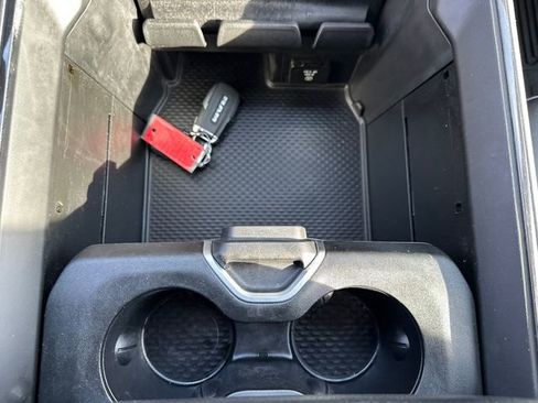 Used 2022 RAM 1500 Big Horn w/ Built-to-serve Edition image 33