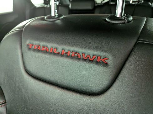 Used 2020 Jeep Cherokee Trailhawk w/ Cold Weather Group image 17