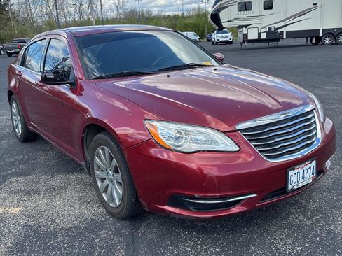 Used 2013 Chrysler 200 Touring image 3