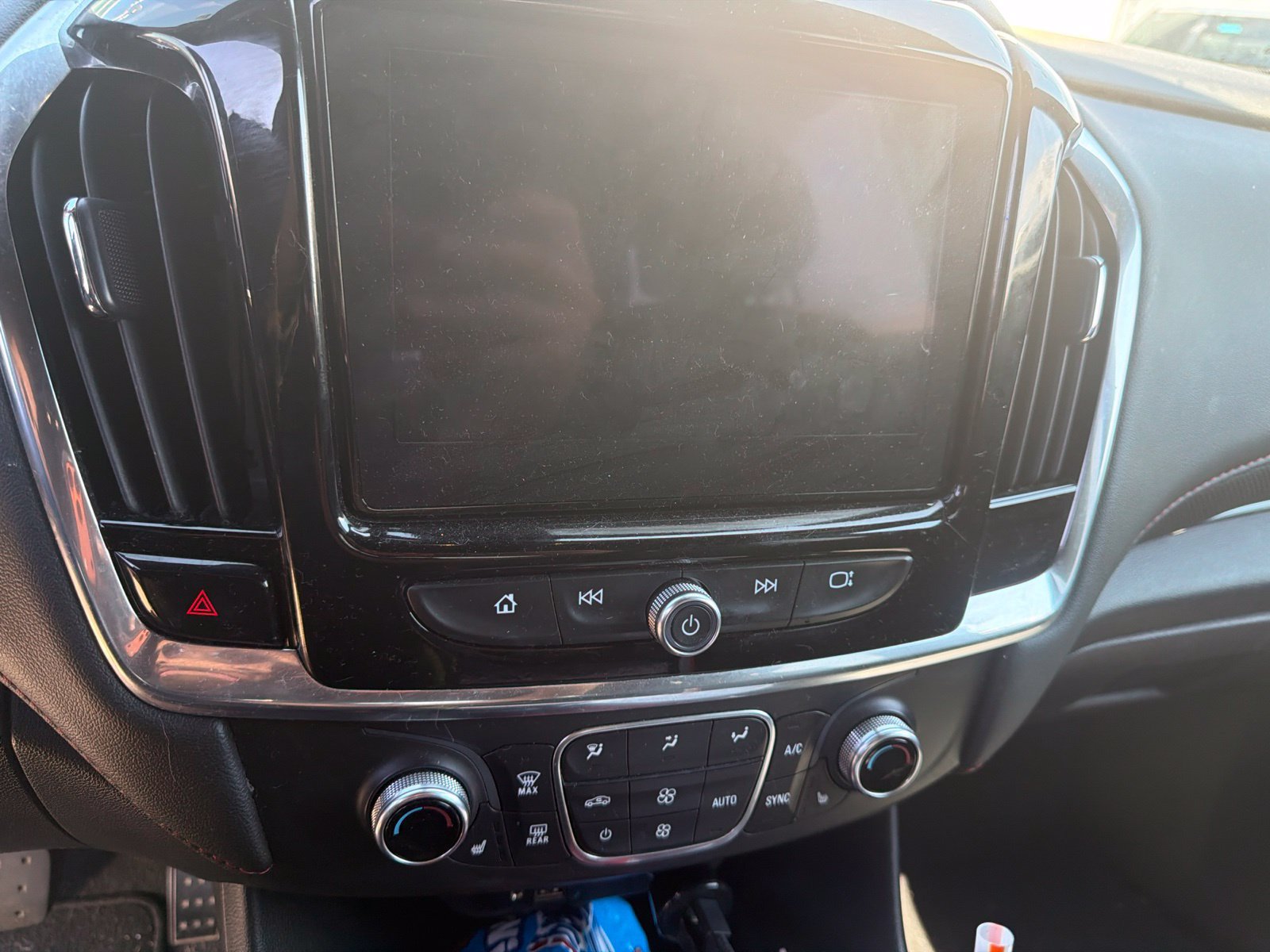 Used 2024 Chevrolet Traverse RS FWD image 16