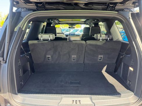 Used 2024 Ford Expedition Limited AWD/4WD image 33