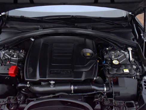 Used 2018 Jaguar F-PACE R-Sport image 55