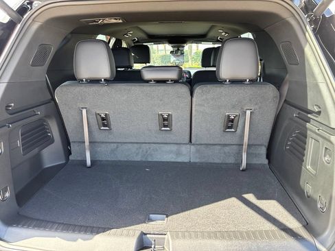 New 2026 Chevrolet Traverse LT w/ Sun and Wheel Package FWD image 13