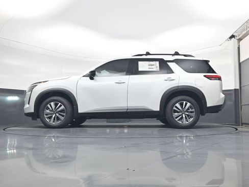 New 2026 Nissan Pathfinder SL w/ Cargo Package AWD/4WD image 19