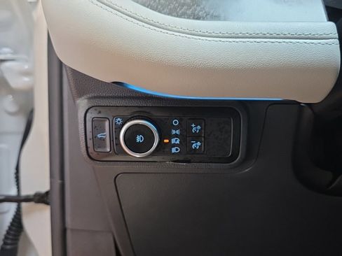 Used 2025 Ford Explorer Platinum w/ Ultimate Package image 32