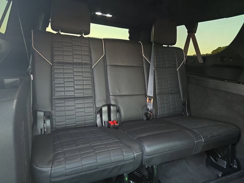 Certified 2024 Cadillac Escalade ESV V w/ Heavy-Duty Trailer Package image 12