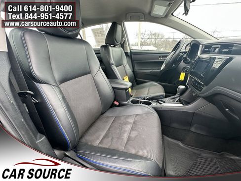 Used 2018 Toyota Corolla SE image 19