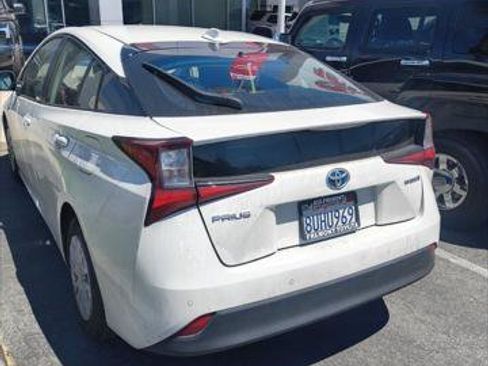 Used 2020 Toyota Prius LE FWD image 4