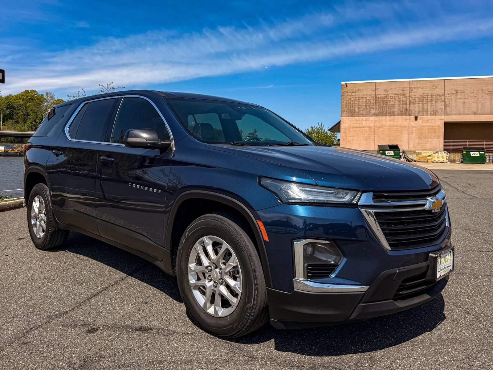 Used 2022 Chevrolet Traverse LS FWD image 9