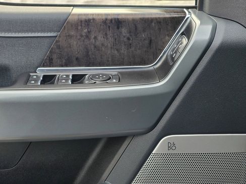 Used 2022 Ford F150 Lariat image 12