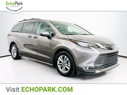 Used 2022 Toyota Sienna XLE