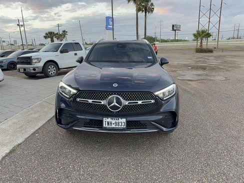 Used 2023 Mercedes-Benz GLC 300 4MATIC image 2