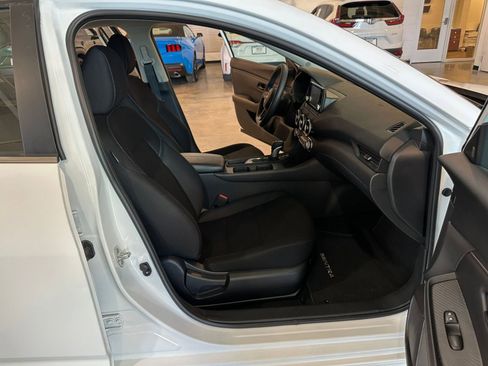 Used 2025 Nissan Sentra S image 35