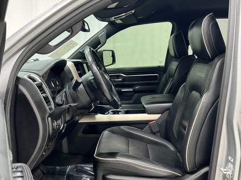 Used 2019 RAM 1500 Laramie w/ Sport Appearance Package AWD/4WD image 12