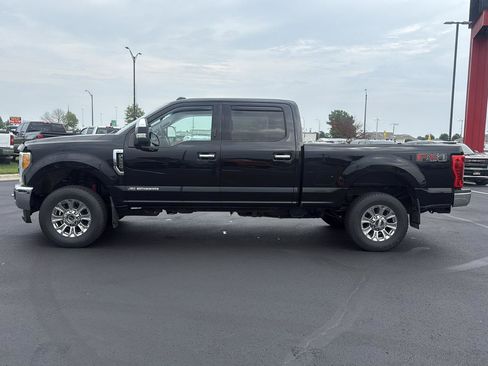 Used 2017 Ford F250 XLT w/ XLT Premium Package AWD/4WD image 2