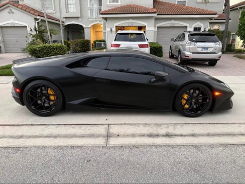 Used 2016 Lamborghini Huracan LP 580-2 image 4