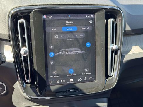 Certified 2024 Volvo XC40 B5 Core w/ Climate Package AWD/4WD image 25
