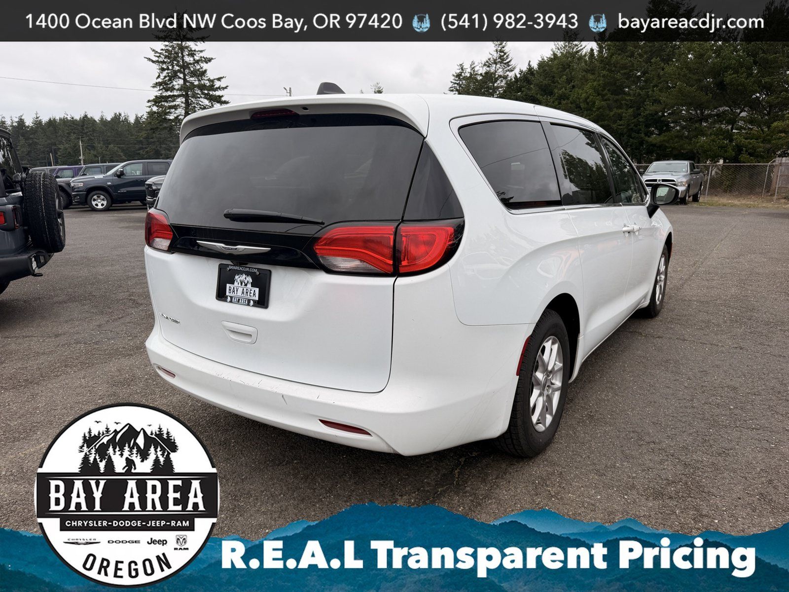 Used 2023 Chrysler Voyager LX FWD image 5