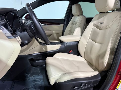 Used 2017 Cadillac XT5 Luxury w/ Driver Awareness Package image 5