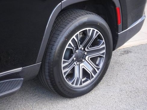 Used 2022 Jeep Wagoneer Series III image 4