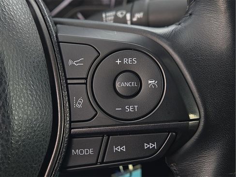 Used 2022 Toyota Camry SE image 17