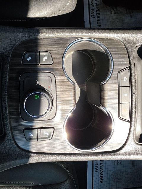 Certified 2023 GMC Acadia SLT FWD image 14