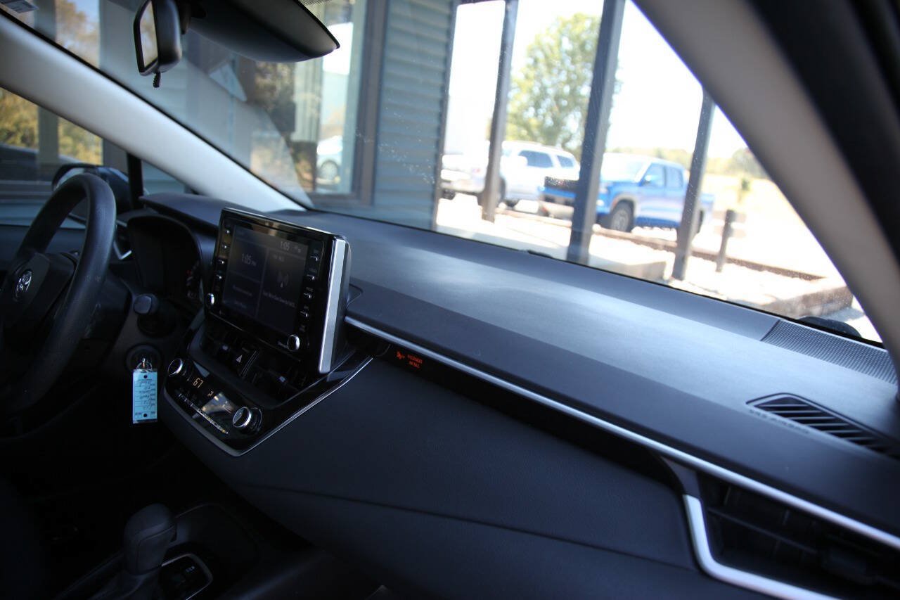 Used 2021 Toyota Corolla LE FWD image 55