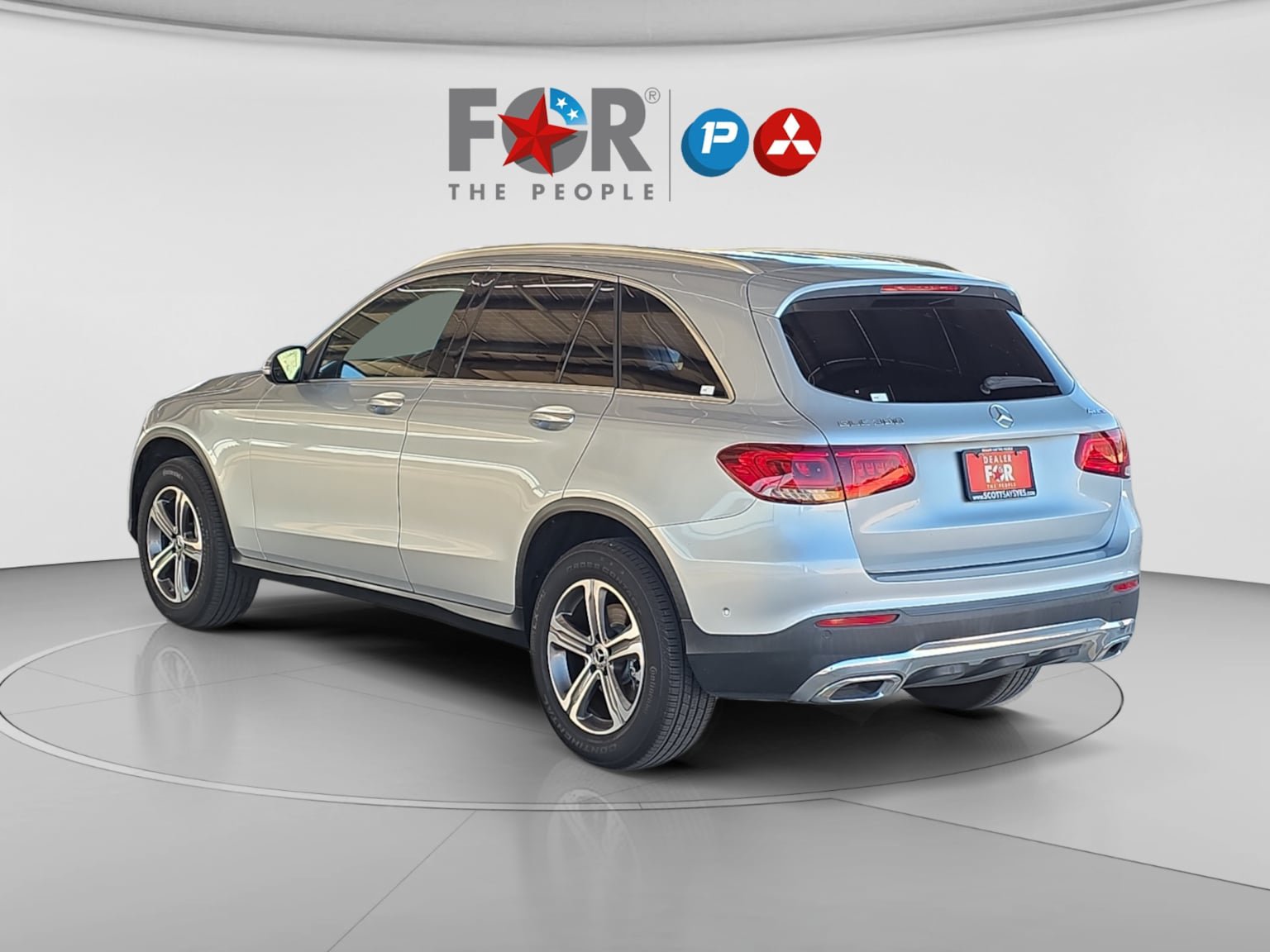 Used 2021 Mercedes-Benz GLC 300 4MATIC w/ Premium Package image 4