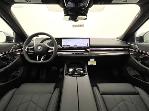 New 2027 BMW i5 xDrive40 AWD/4WD image 13