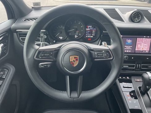 Certified 2025 Porsche Macan image 25