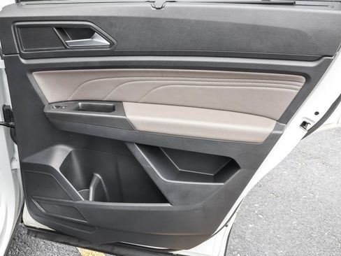 Used 2022 Volkswagen Atlas SE image 30