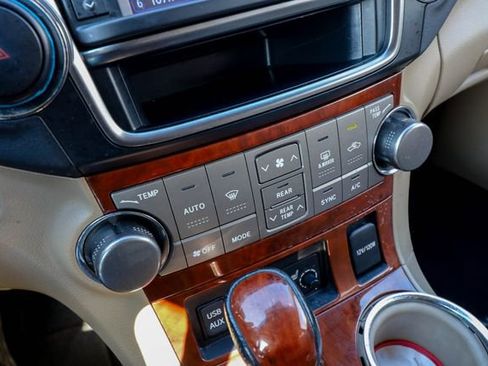 Used 2013 Toyota Highlander Limited image 63