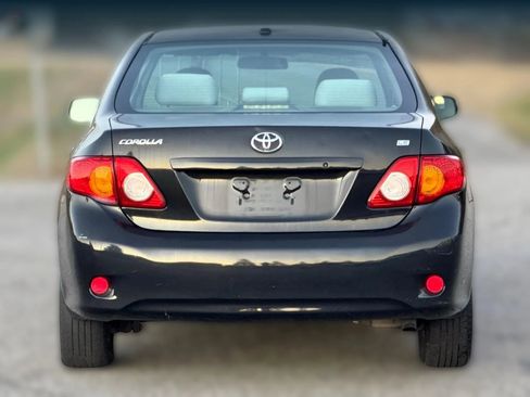 Used 2010 Toyota Corolla image 4