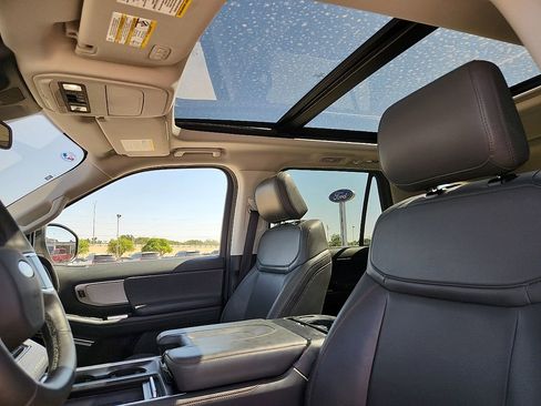 Certified 2025 Ford Expedition Active AWD/4WD image 12