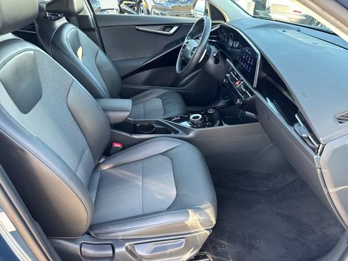 Used 2023 Kia Niro Wind FWD image 16