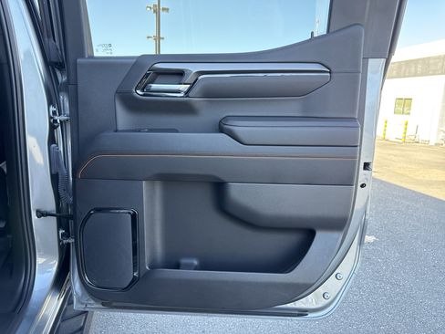 Used 2024 GMC Sierra 1500 AT4 w/ Technology Package image 43