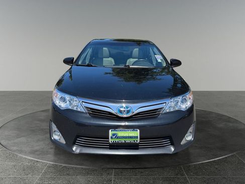 Used 2012 Toyota Camry XLE w/ Leather Pkg FWD image 2