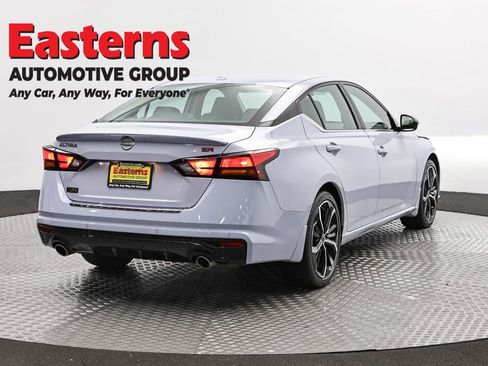 Used 2023 Nissan Altima 2.5 SR FWD image 5
